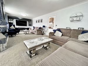 Lounge- click for photo gallery